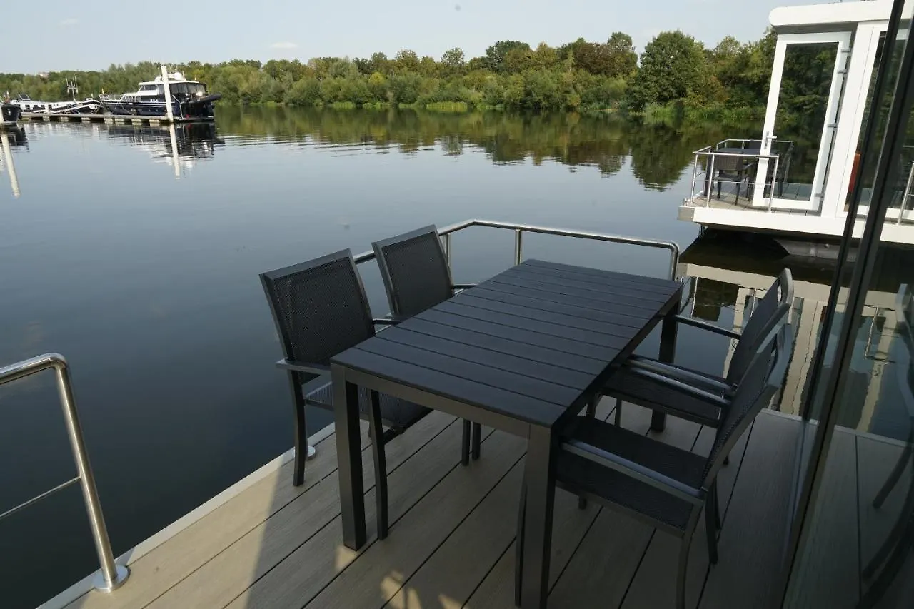 Vakantiehuis Floating vacationhome Tenerife Maastricht Nederland