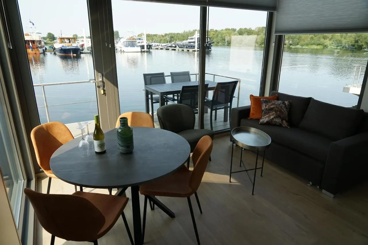 Floating vacationhome Tenerife Maastricht