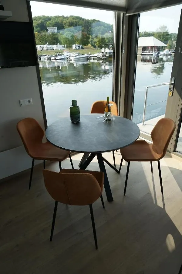 Floating vacationhome Tenerife Maastricht Vakantiehuis