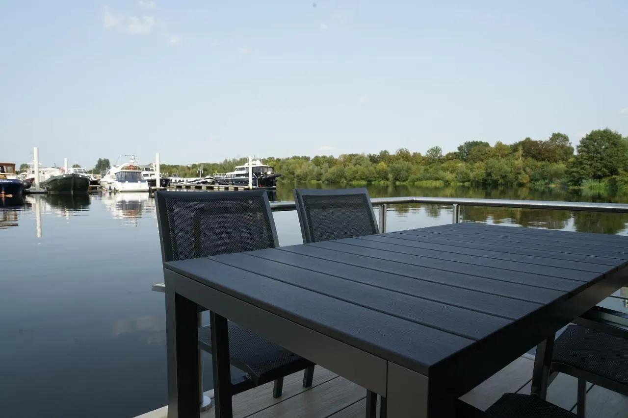 펜션 Floating Vacationhome Tenerife 마스트리흐트